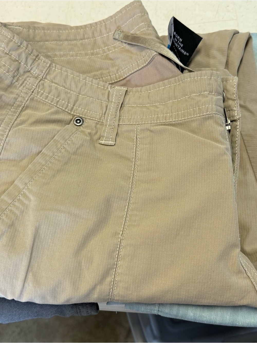 3pr of women’s 10 reg Kuhl brand Pants